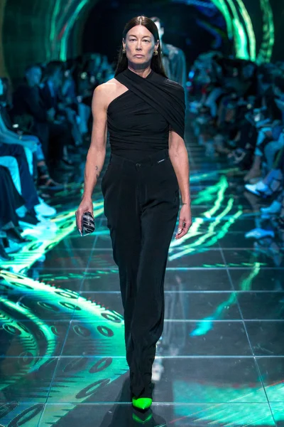Look 19